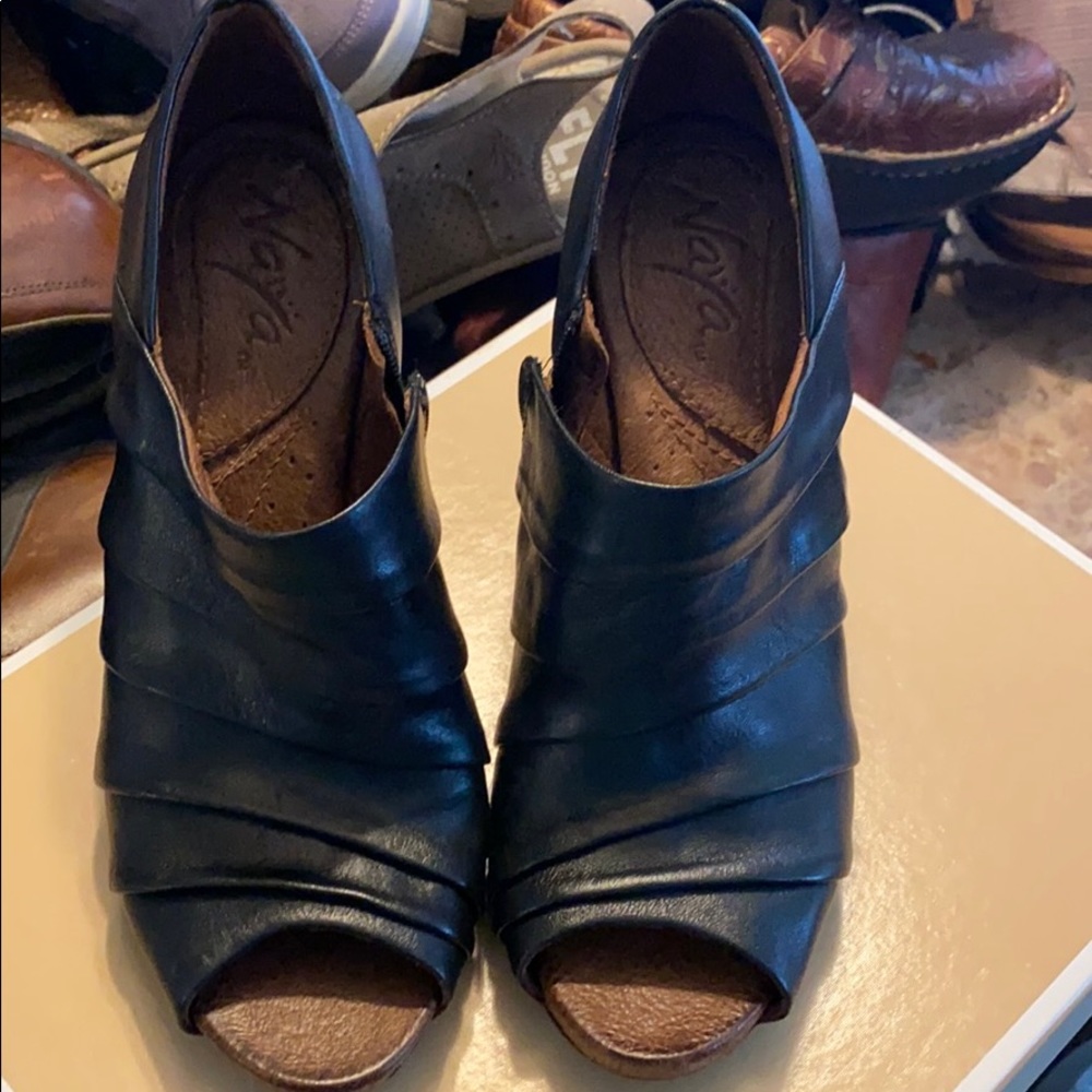 Pump heel wedge